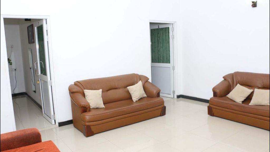 Suisse Villa Kandy Exterior photo